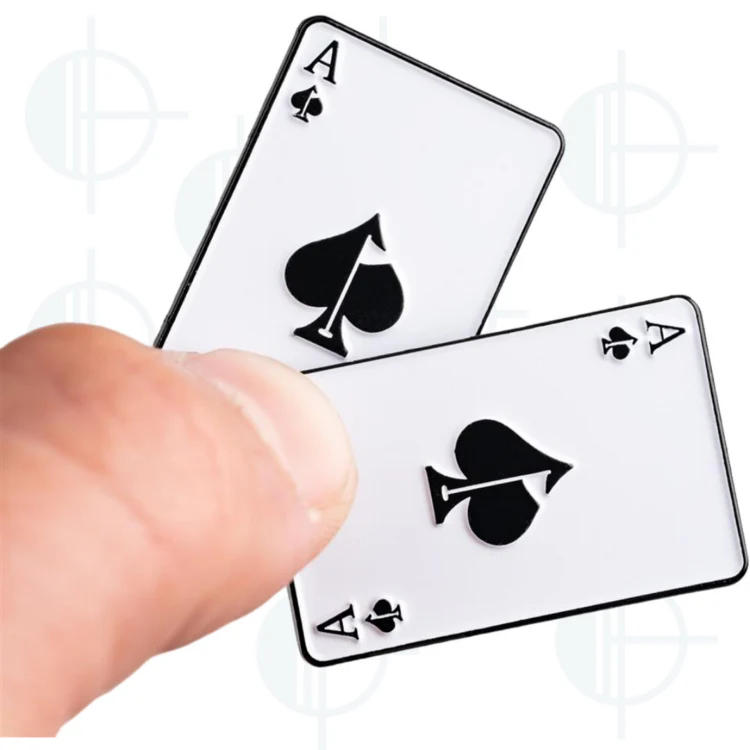 Marqueur de balle As de Piques Pins and Aces – Image 3