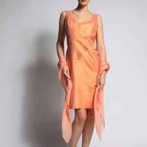 Belle robe fourreau en crêpe marocain satiné